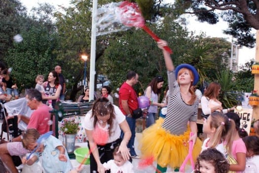 523491_394136100712660_460861387_n