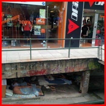 B4Z8GLdCcAEgUAG.jpg large