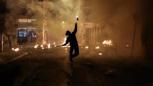 kleftopolemos-ews-ta-ksimerwmata-sta-eksarxeia.w_l