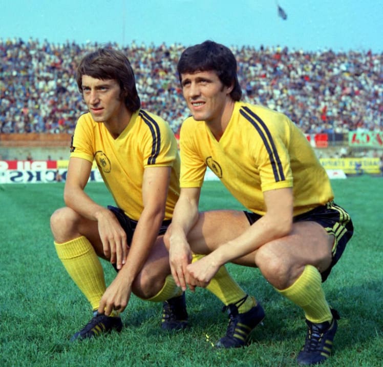 ÐÏÄÏÓÖÁÉÑÏ football ÄÅÄÅÓ dedes skrekis ÓÊÑÅÊÇÓ ÁÅÊ aek 50362 ÐÏÑÔÑÁÉÔÏ portrait