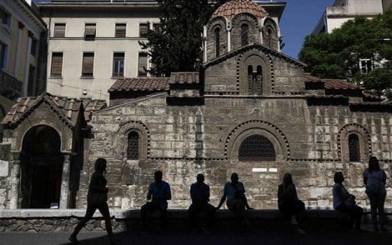 ellada-oikonomia-ufesi-anergia-krisi