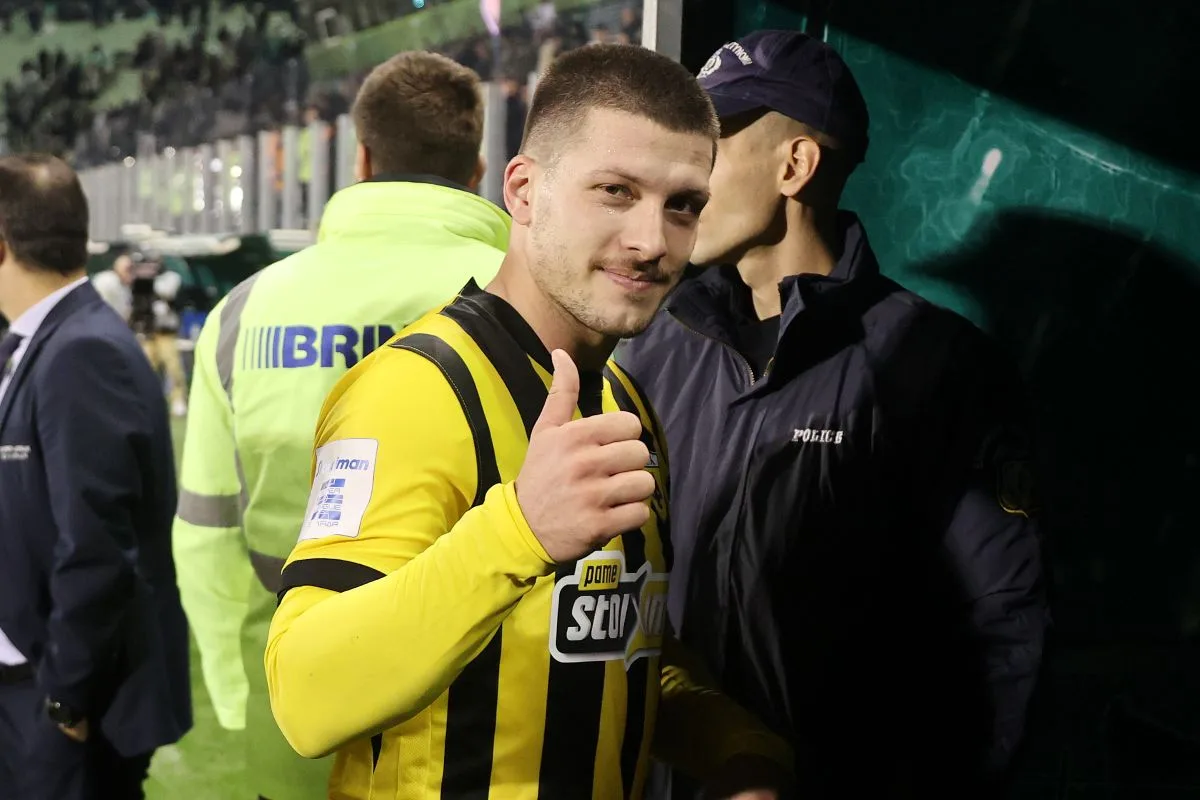 Λούκα Γιόβιτς